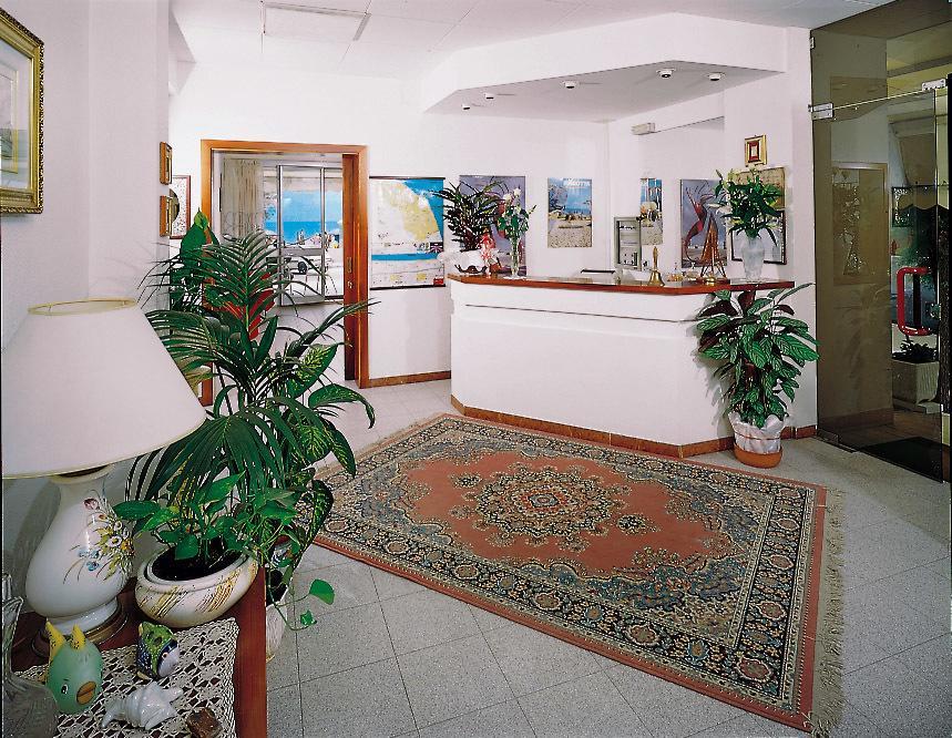 Hotel Dinarica Marotta Exteriör bild
